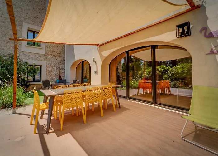 Imagine Roussillon Privee Avec Piscine - 8 Personnes Pensionat