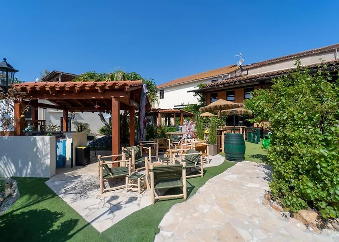 Imagine Roussillon Privee Avec Piscine - 8 Personnes 4*