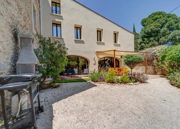 Imagine Roussillon Privee Avec Piscine - 8 Personnes Guest house